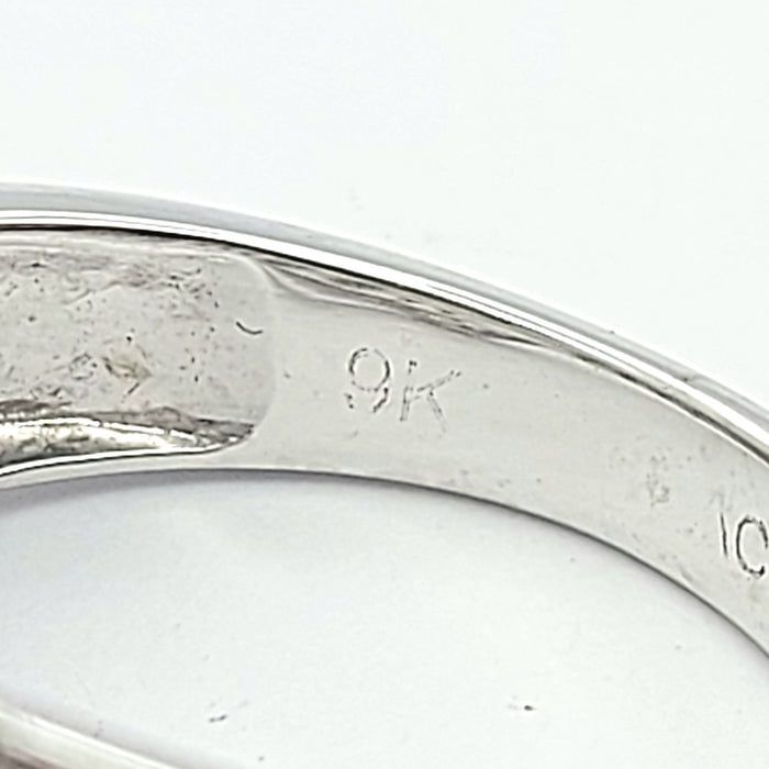 Ladies White Gold 9ct (375,9K) Rare Belt White Diamonds & Black Diamonds Ring