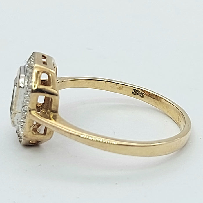 Ladies Two-Tone Gold 9ct (375,9K) Baguette Cut Aquamarine & Diamonds Ring