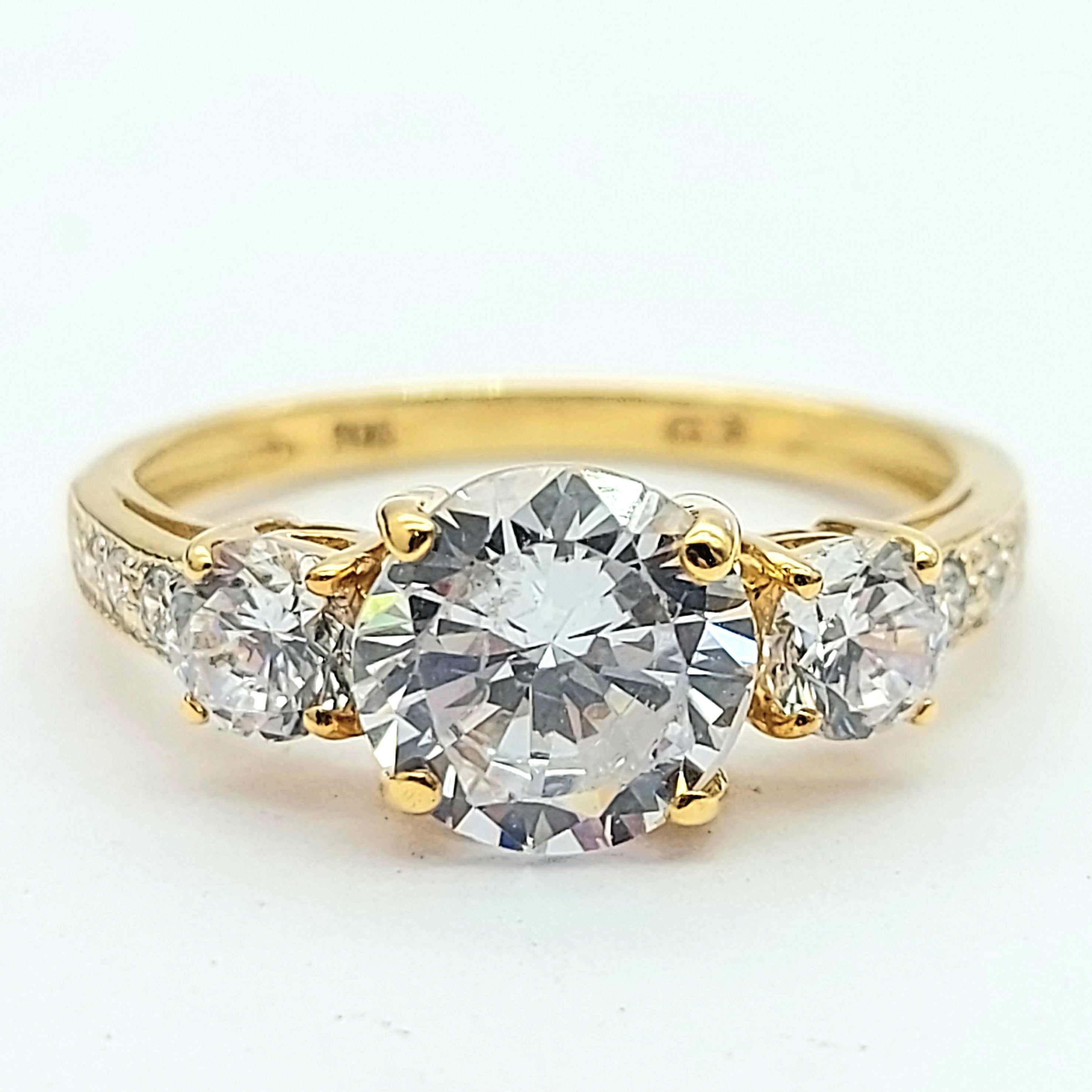 Ladies Yellow Gold 9ct (375, 9k) 3 Stone Diamantes Engagement Ring