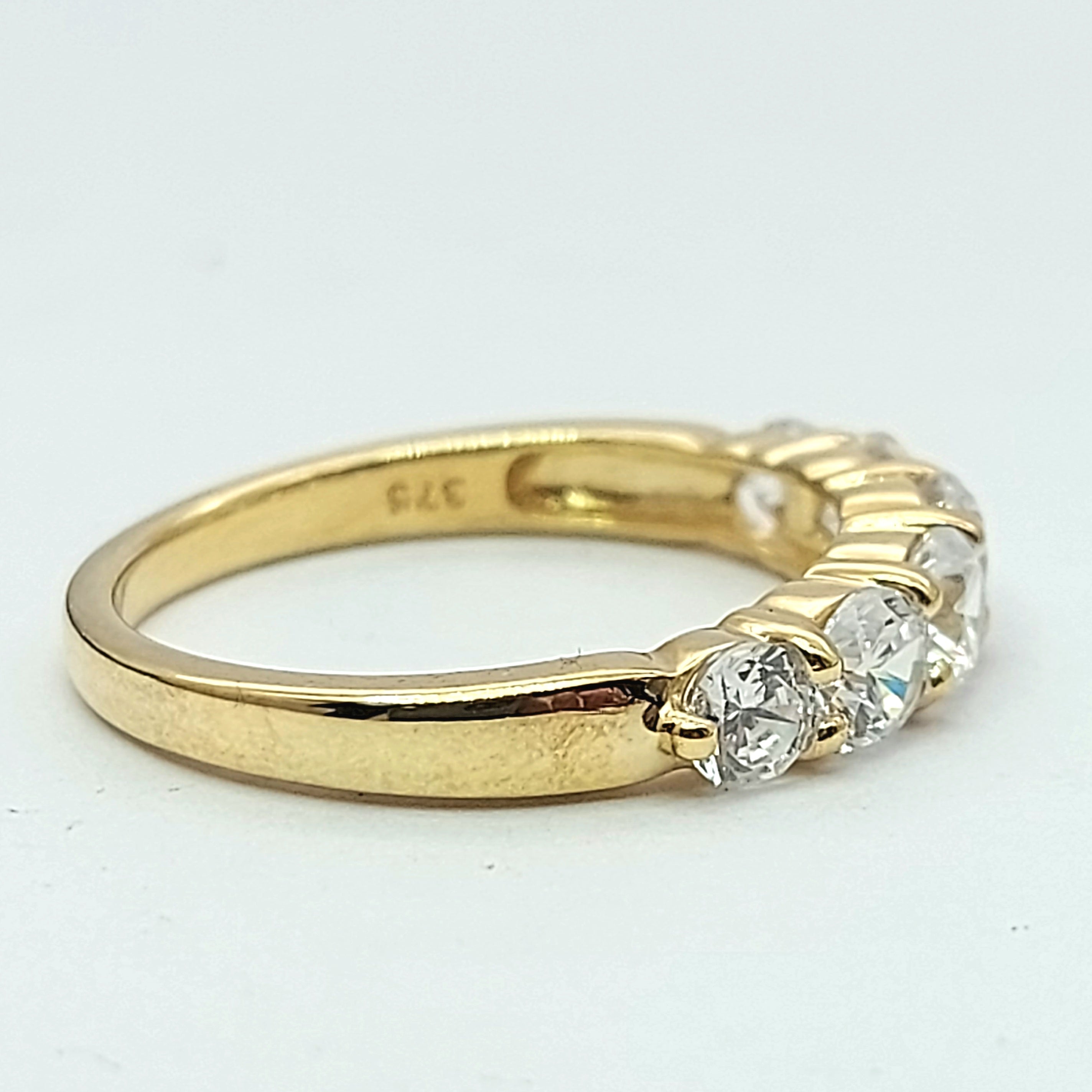 Ladies Yellow Gold 9ct (375, 9k) High Quality Graduating Pave Diamante Ring