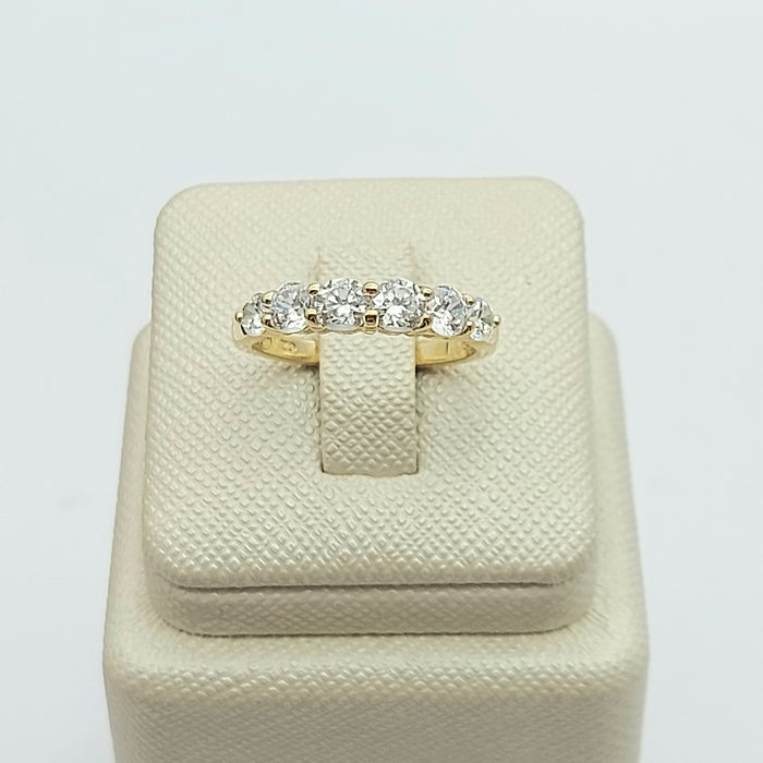Ladies Yellow Gold 9ct (375, 9k) High Quality Graduating Pave Diamante Ring