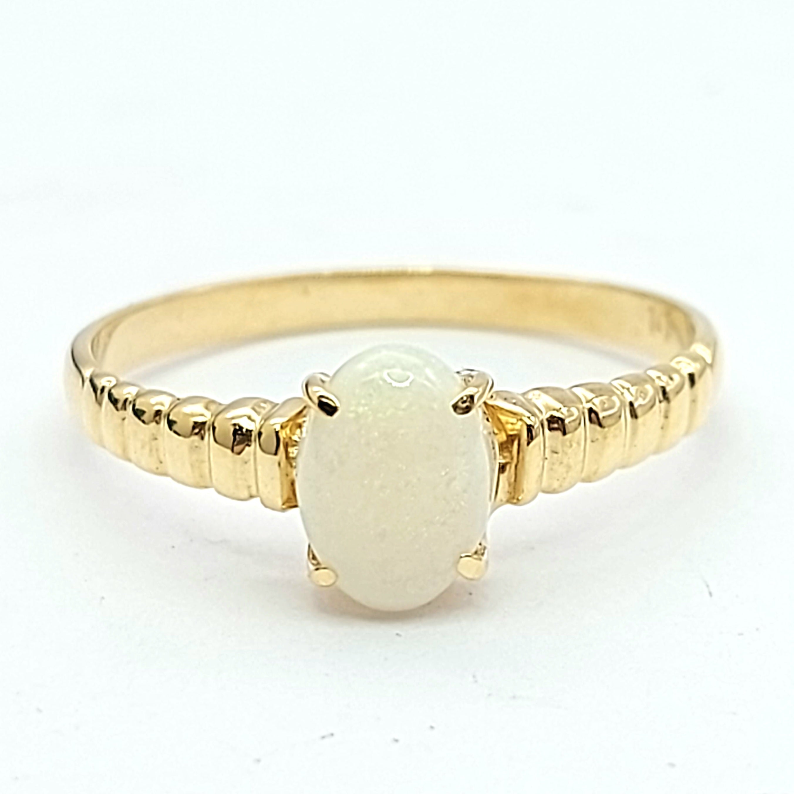 Ladies Yellow Gold 10ct (417, 10k) Rare Natural White Oval Opal Patterned Ring