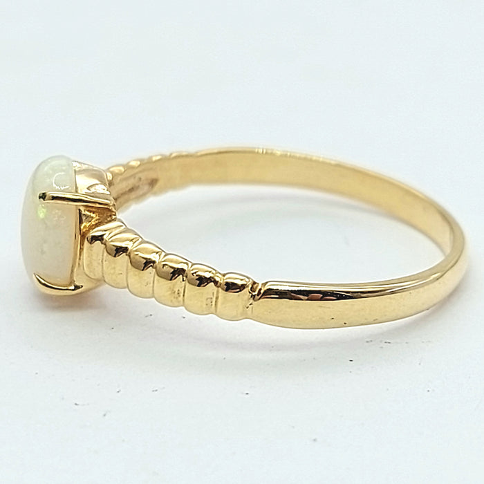 Ladies Yellow Gold 10ct (417, 10k) Rare Natural White Oval Opal Patterned Ring