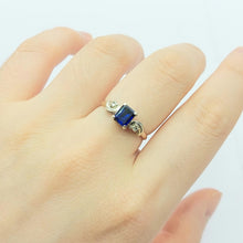 Load image into Gallery viewer, Antique Ladies Two-Tone Gold 9ct (375,9K) Sapphire &amp; Cubic Zirconia Dress Ring
