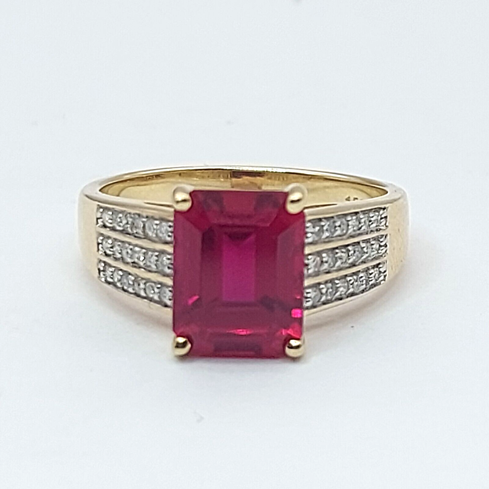 Ladies Ring 9ct (375, 9K) Yellow Gold Created Ruby & Diamond Chip Dress Ring