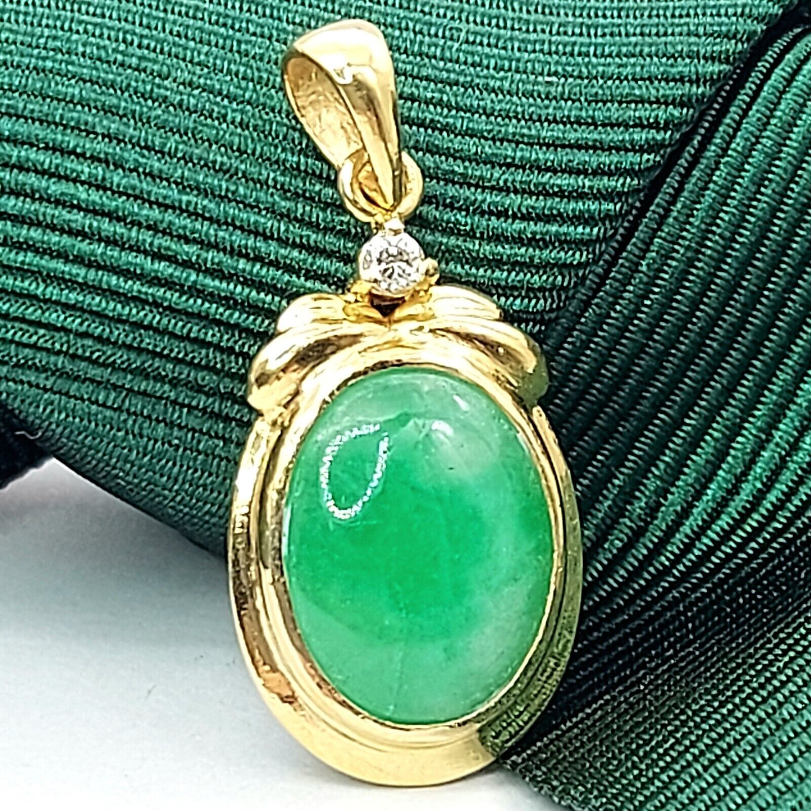 Ladies Yellow Gold 21ct (875,21k) Handmade Solid Oval Jade & Diamond Pendant
