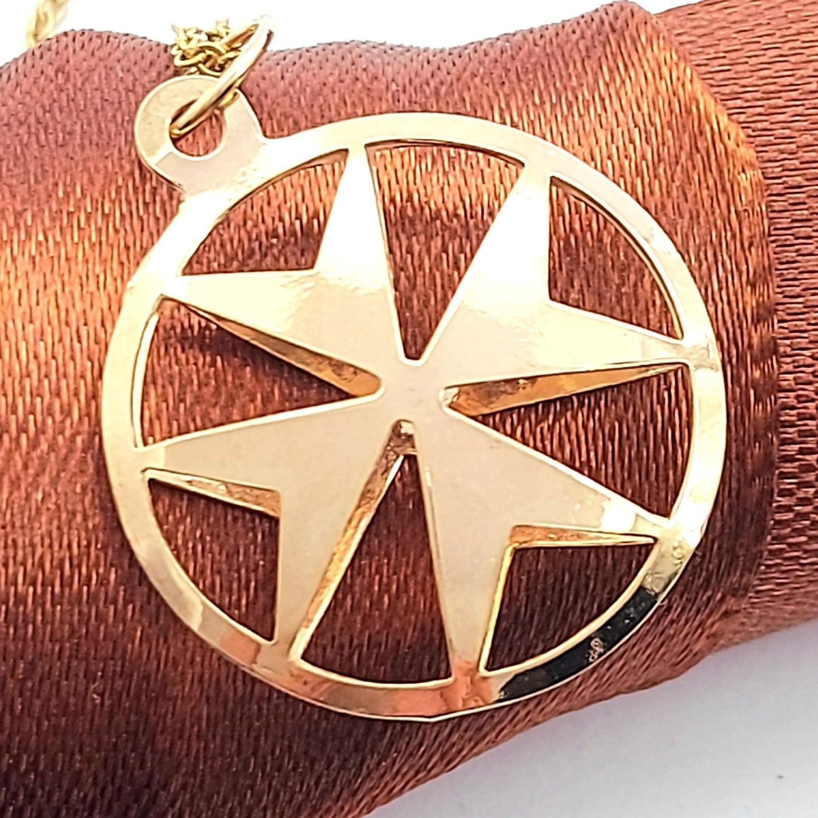 Ladies Rose Gold 9ct (375, 9K) Circle Openwork Maltese Cross Pendant