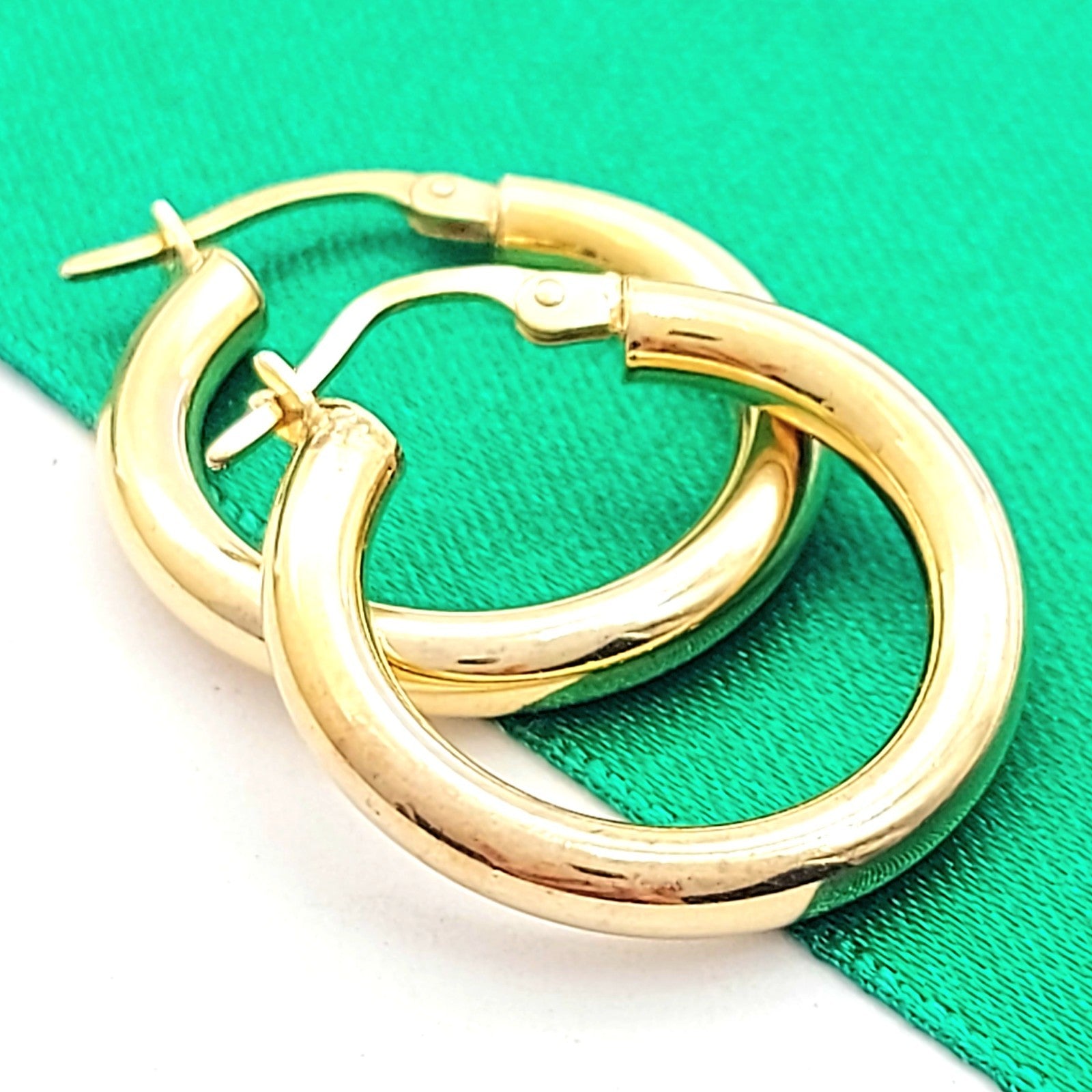 Plain Smooth UNOAERRE Hoops Yellow Gold 9ct (375, 9K) Earrings