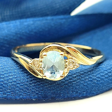 Ladies Yellow Gold 9ct (375,9k) Bypass Blue Oval Topaz & Diamonds Vintage Ring