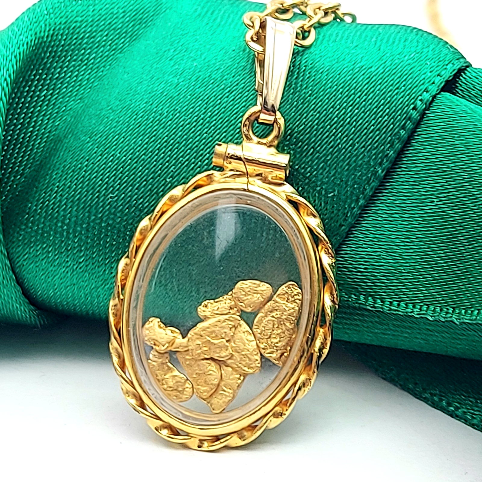 Ladies Vintage Yellow Gold 9ct (375, 9K) Enclosed Nuggets (23ct) Oval Pendant