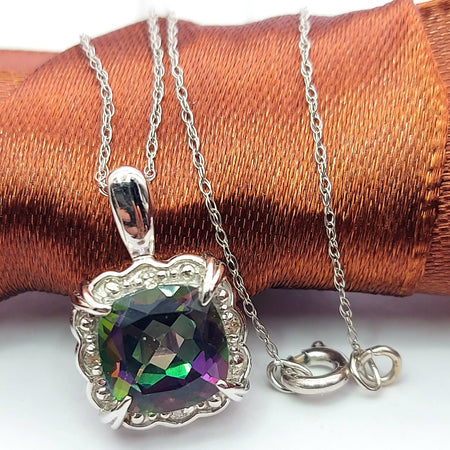 Ladies White Gold 9ct (375,9K) Rare Mystic Topaz & Diamond Chip Necklace