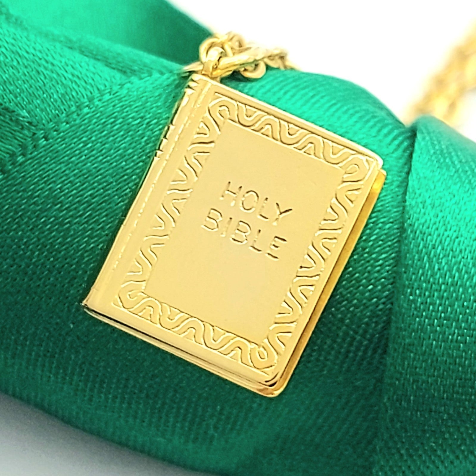 Antique Holy Bible Yellow Gold 9ct (375, 9K) High Quality Rare Pendant