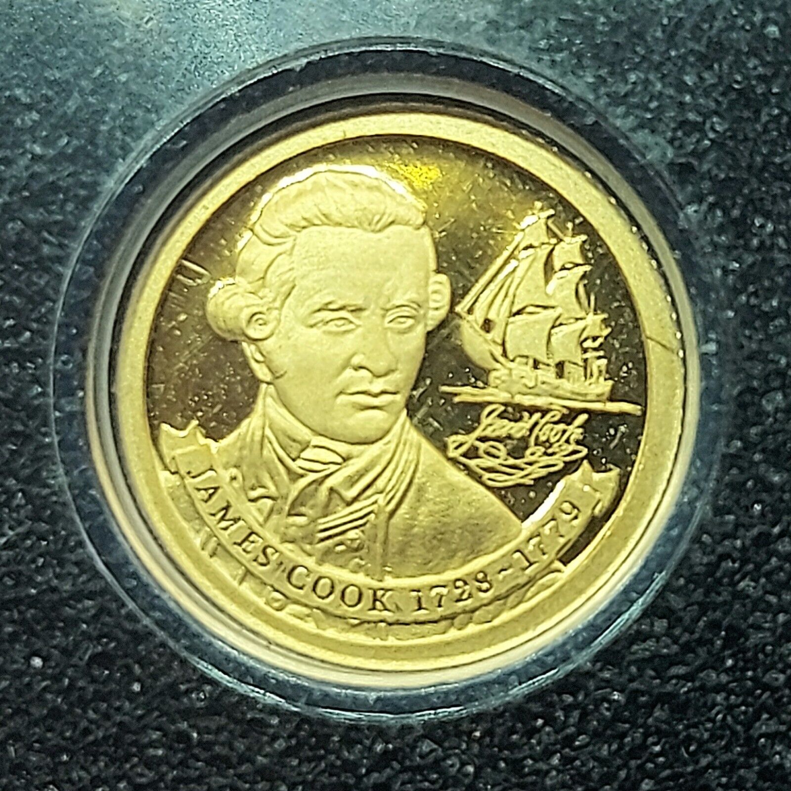 2013 Miniature 14ct (585,14k) Gold Proof James Cook 5 dollars Coin