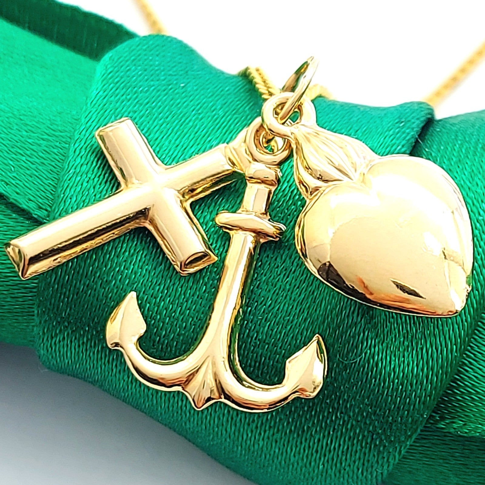 Love, Faith and Loyalty Yellow Gold 9ct (375, 9K) Heart, Cross, Anchor Pendant