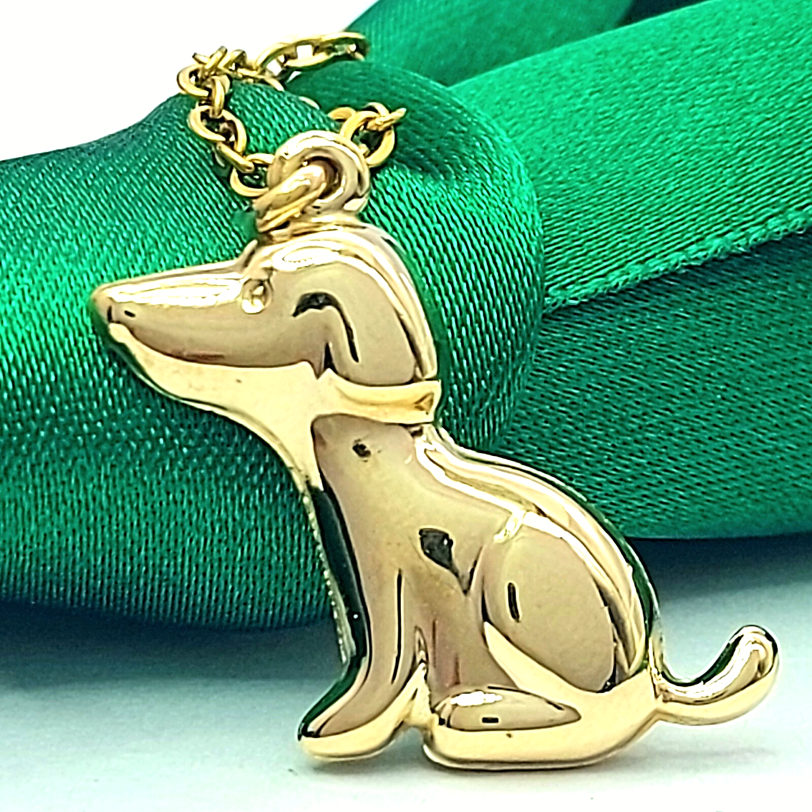 Labrador Retriever Yellow Gold 9ct (375, 9K) High Quality Dog Pendant