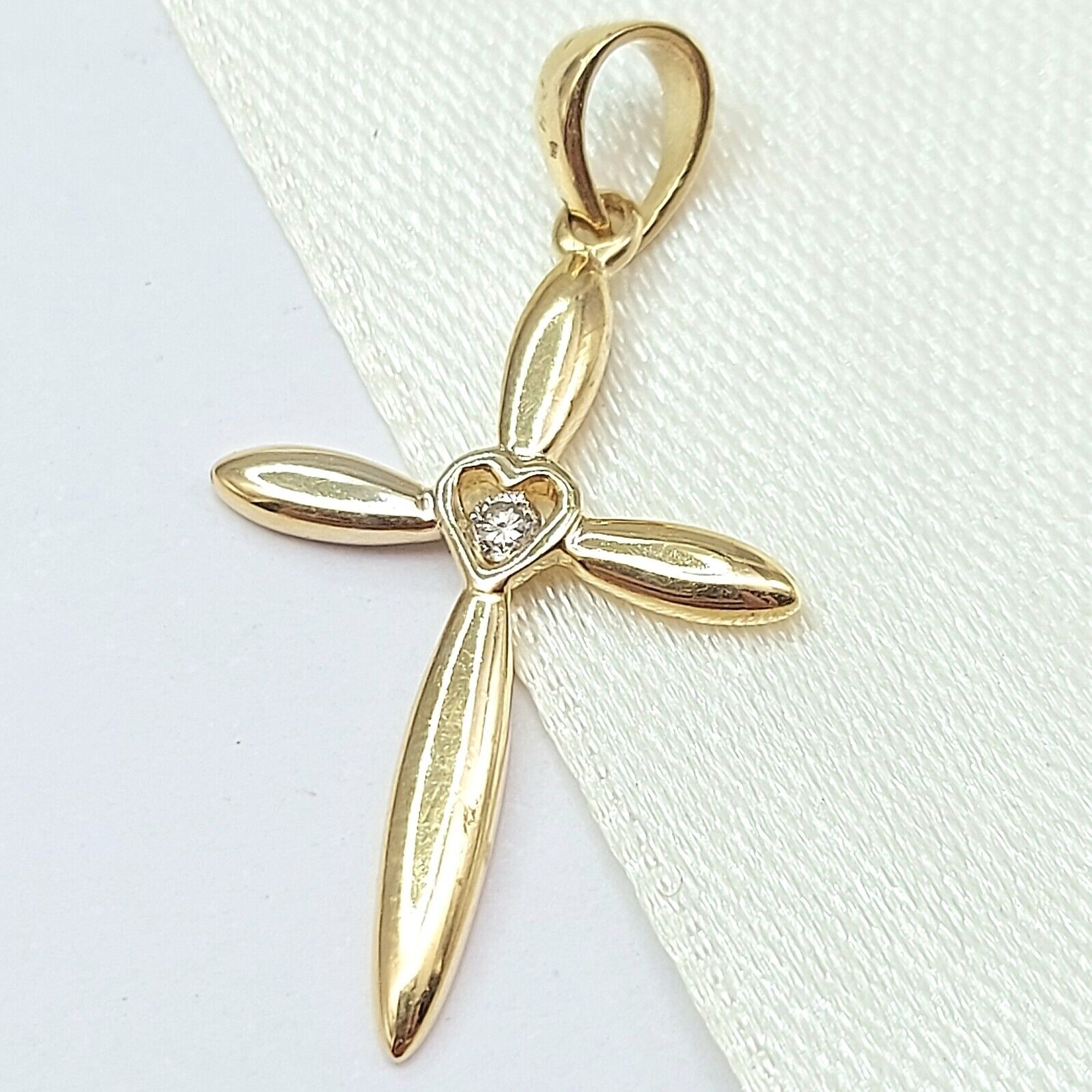 Ladies Yellow Gold 9ct (375, 9K) Rare Natural Diamond Heart Cross Pendant