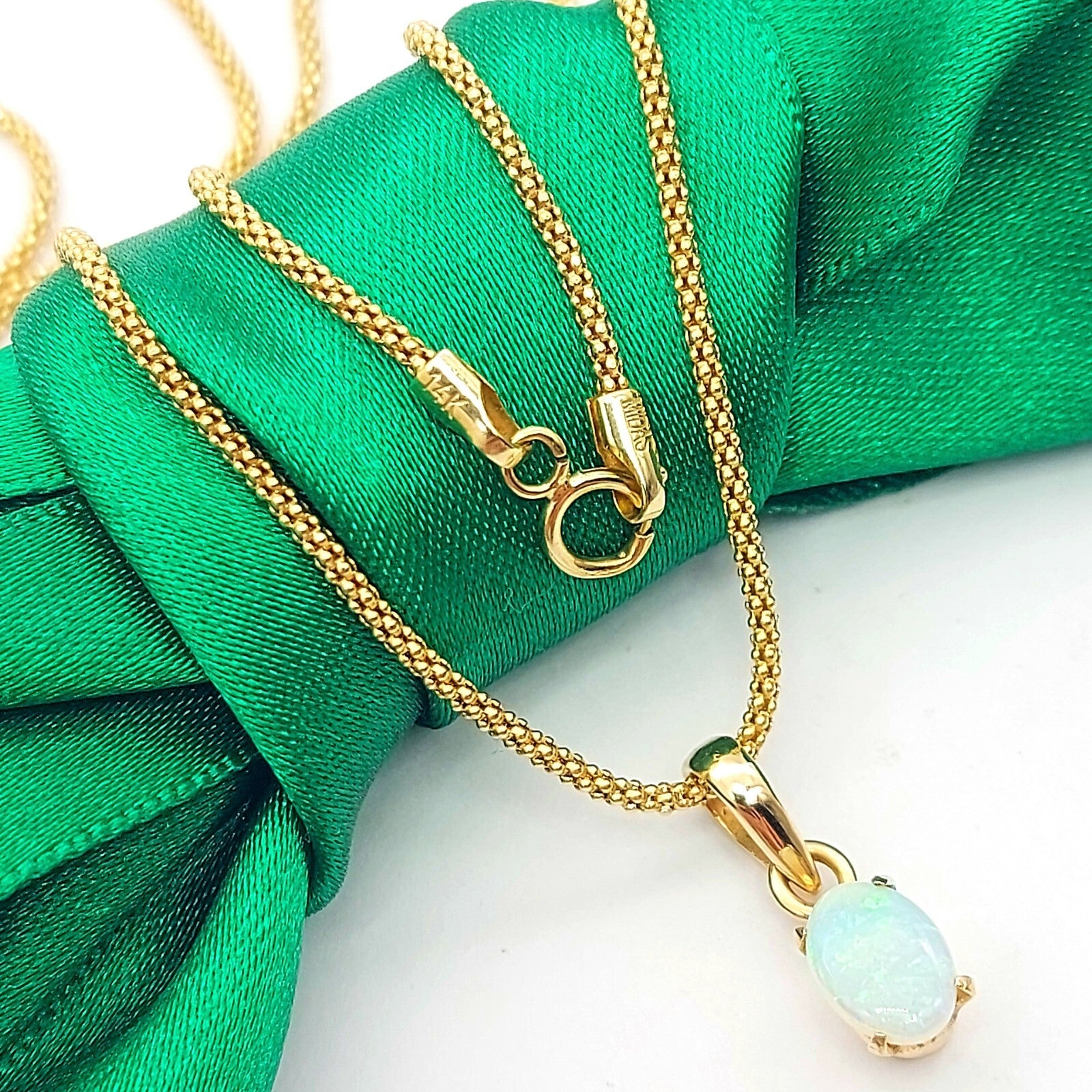 Ladies Yellow Gold 14ct (585,14k) High Quality Wheat Chain Natural Opal Necklace