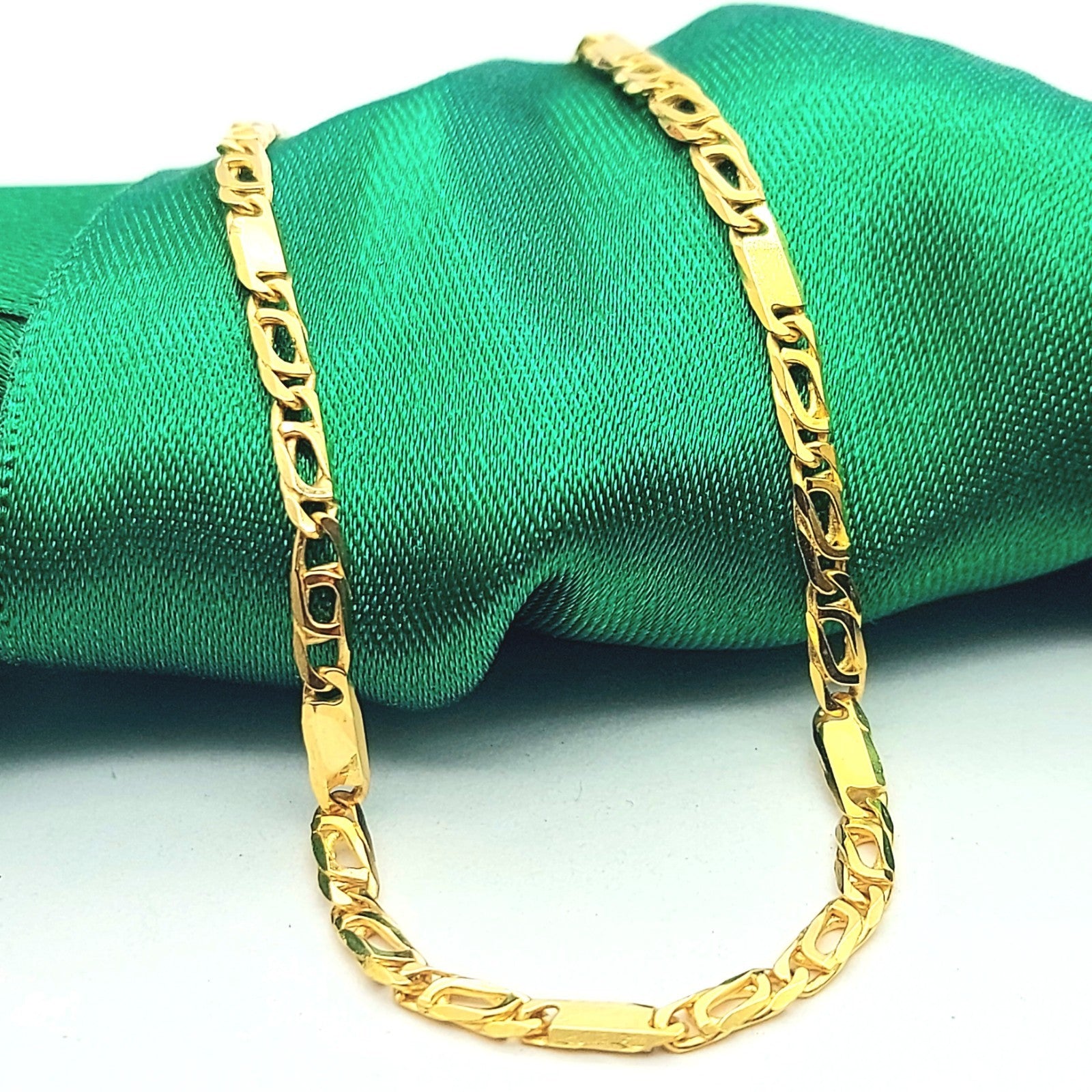 Ladies Yellow Gold 9ct (375, 9K) Dainty Bird Eye's Link Bracelet