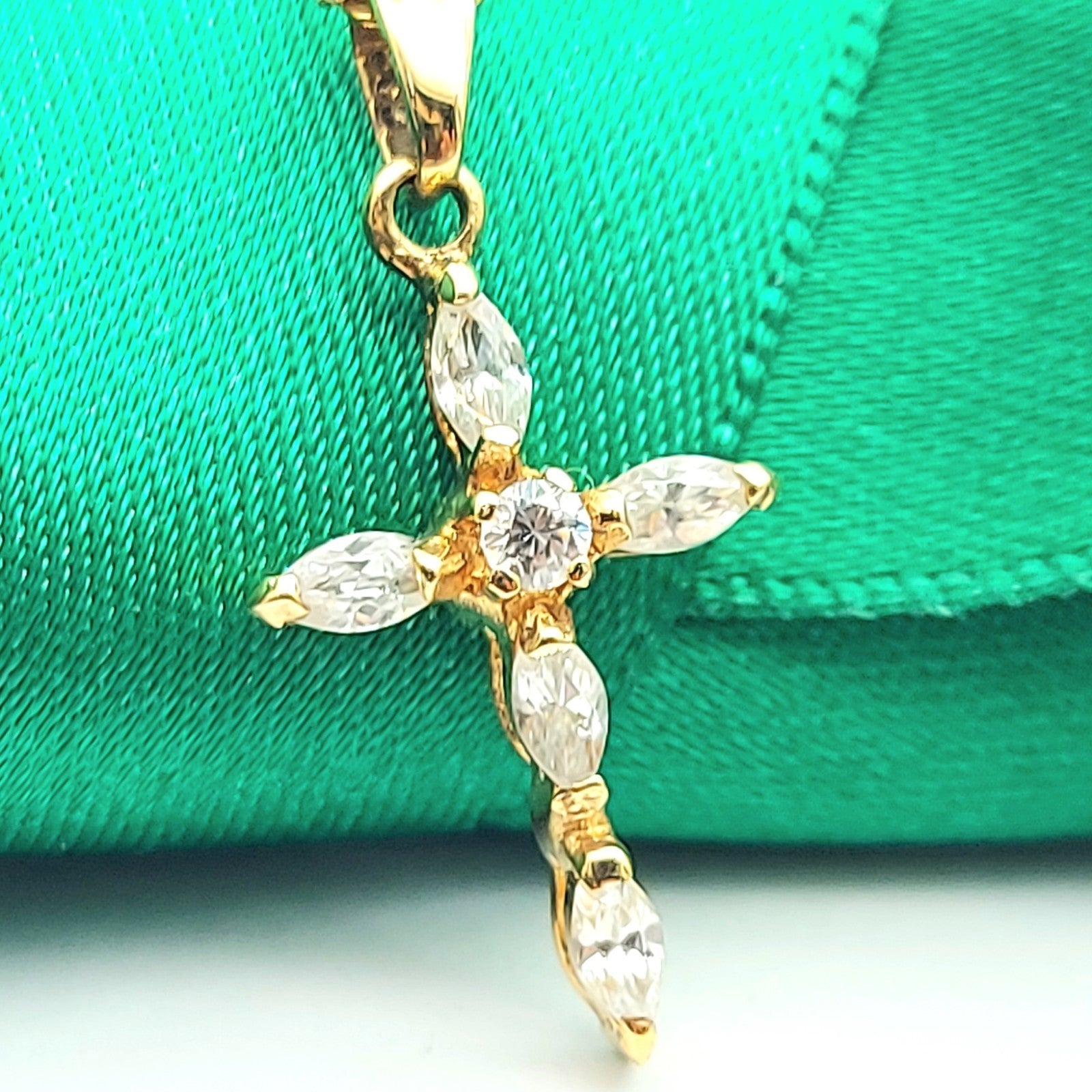 Ladies Yellow Gold 14ct (585, 14k) Petite Pave Diamantes Cross Pendant