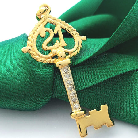 Ladies Yellow Gold 18ct (750, 18K) Large 21st Heart Diamond (18pt) Key Pendant