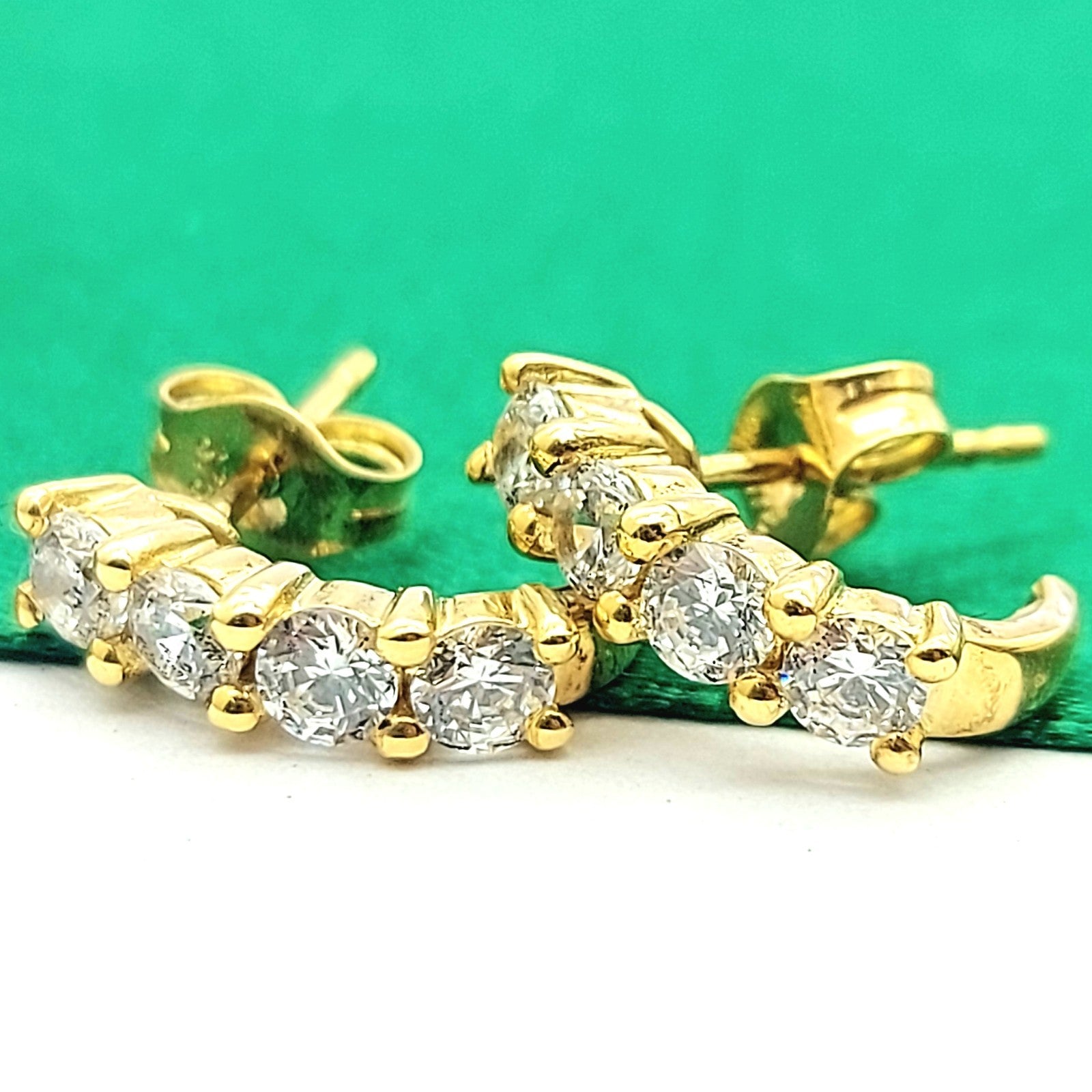 Ladies Yellow Gold 9ct (375,9K) Diamantes Pave Hook Earrings