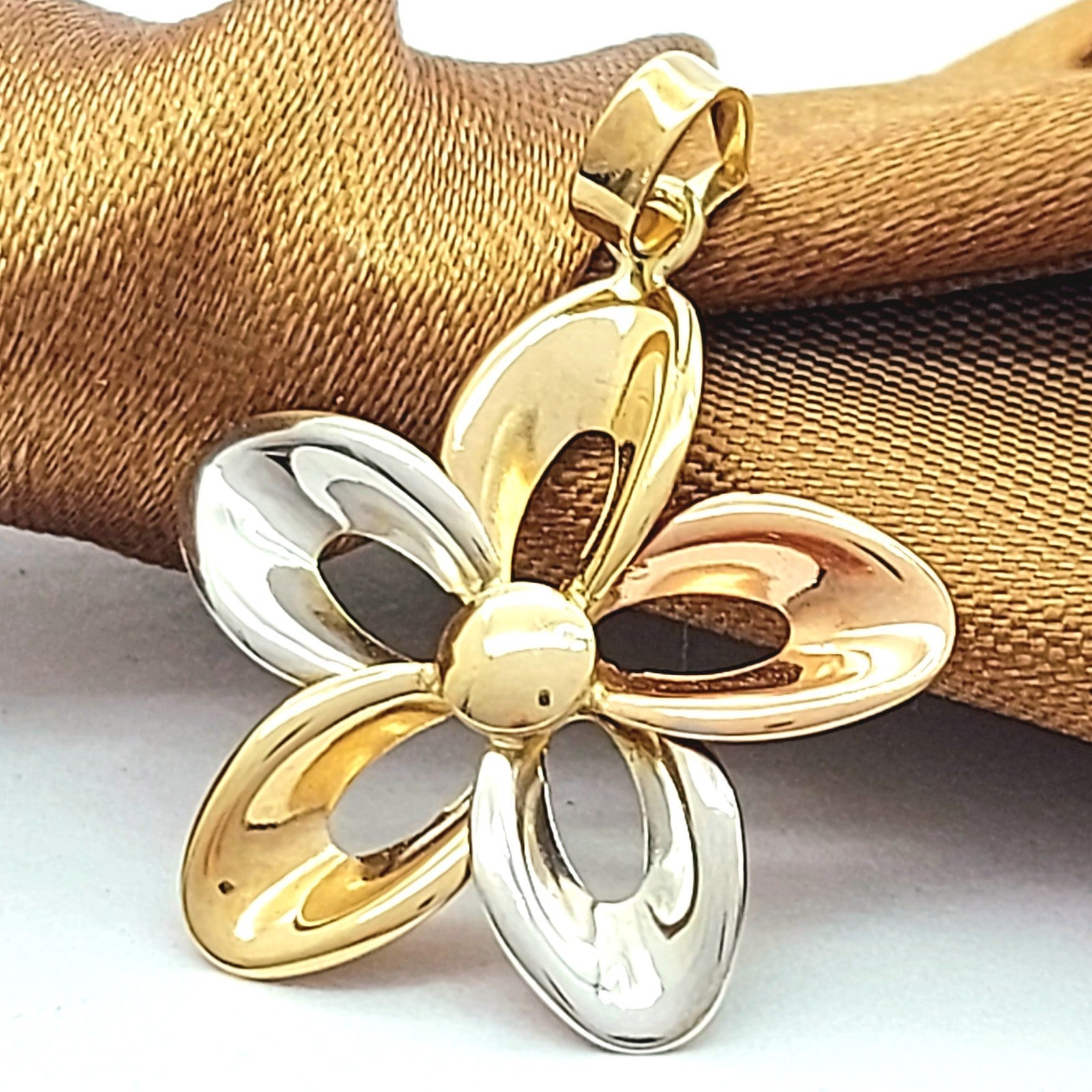 Ladies Tri-Tone Gold 9ct (375, 9K) Unique Openwork Frangipani Flower Pendant