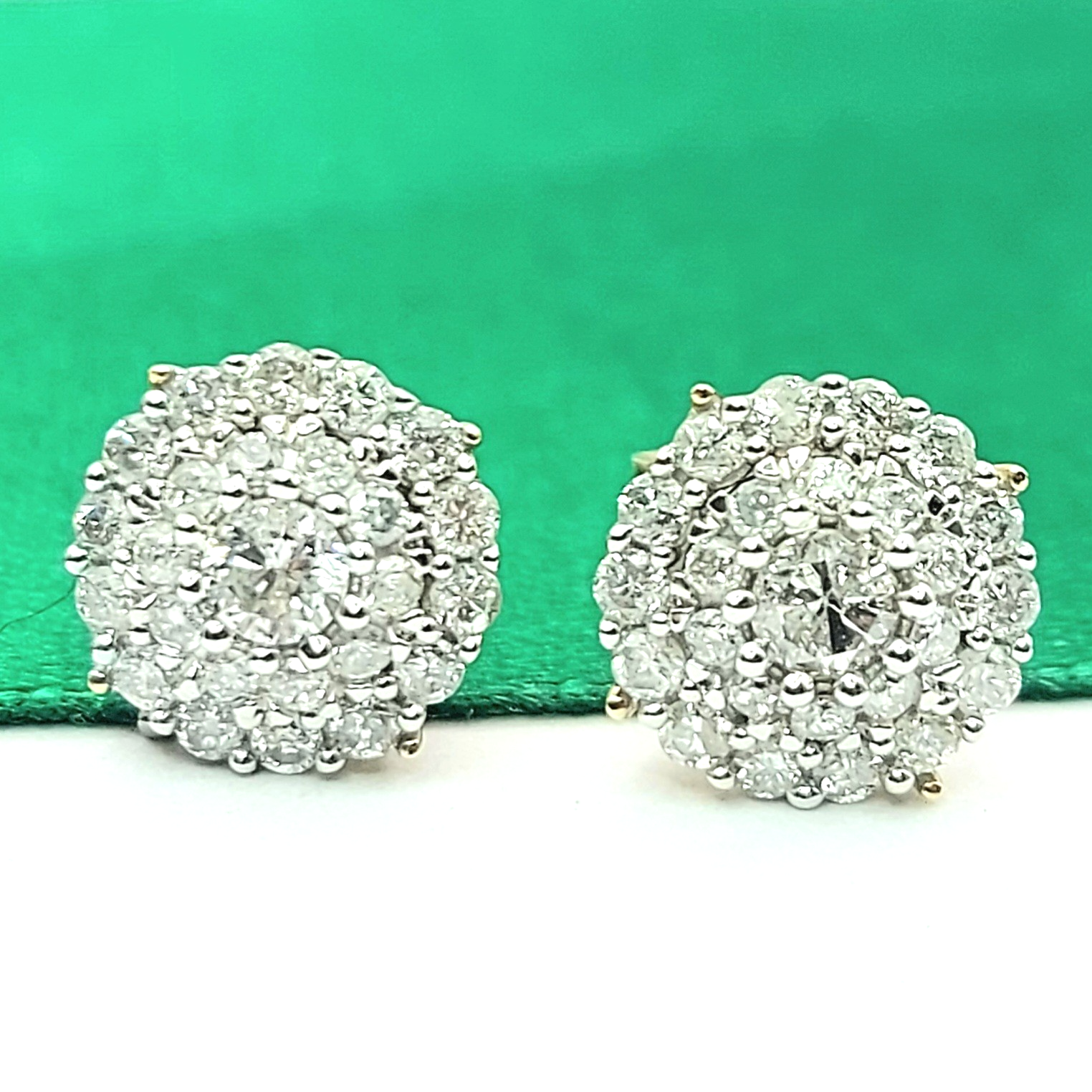 Ladies Yellow Gold 9ct (375,9k) Natural 50x Diamond (0.50ct) Round Stud Earrings