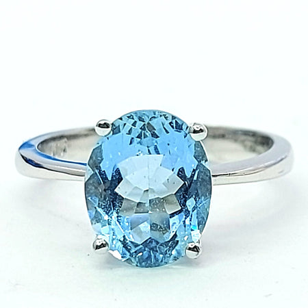 Ladies White Gold 9ct (375,9K) High Quality Oval Created Aquamarine Ring