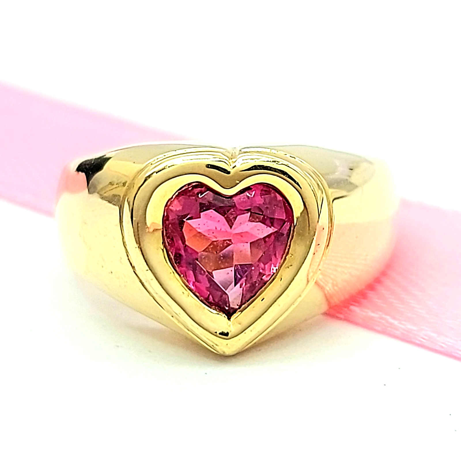 Ladies Yellow Gold 10ct (417, 10k) Natural Pink Tourmaline Heart Dome Ring