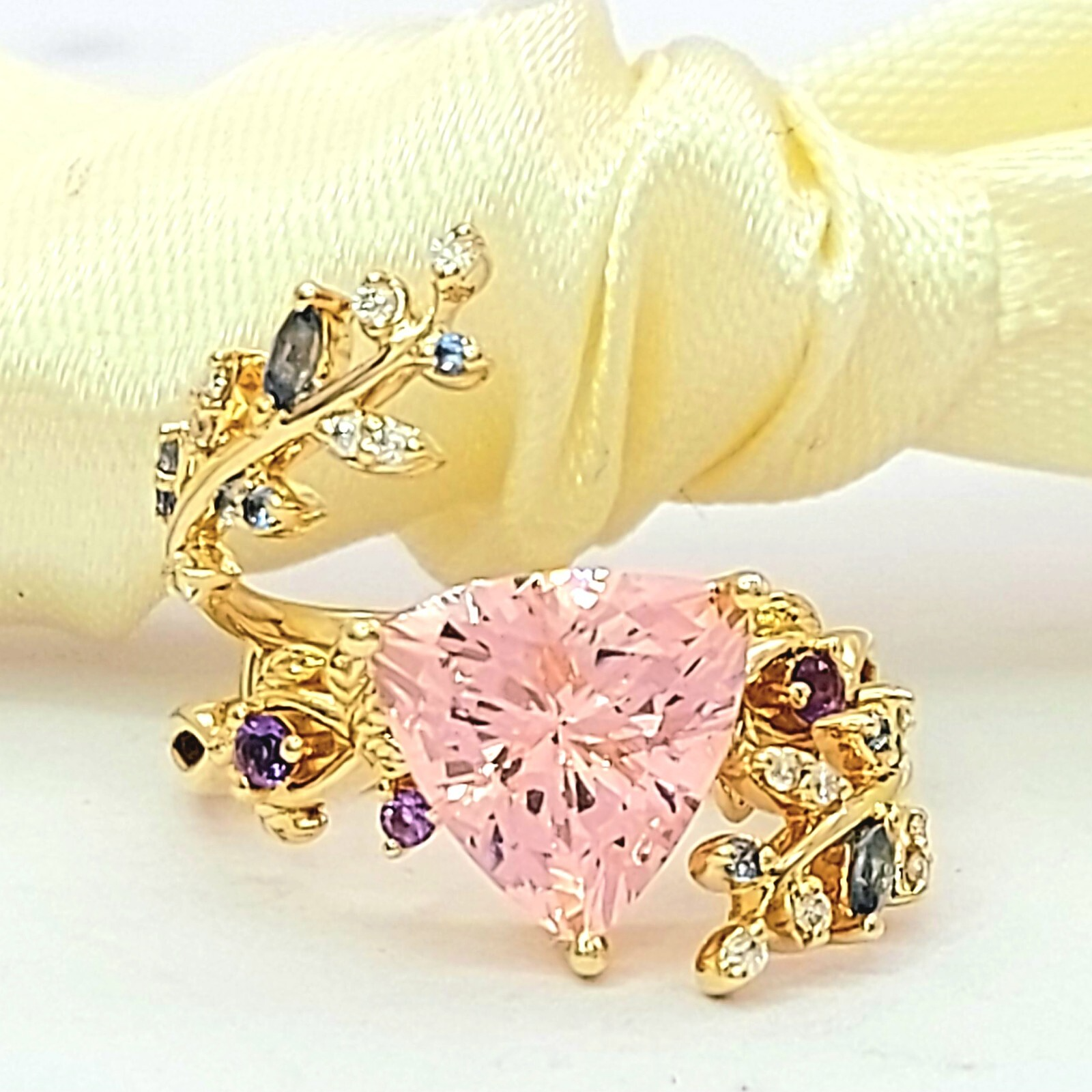 Ladies Yellow Gold 14ct (585,14K) Created Pink Sapphire Rare Floral Stacker Ring