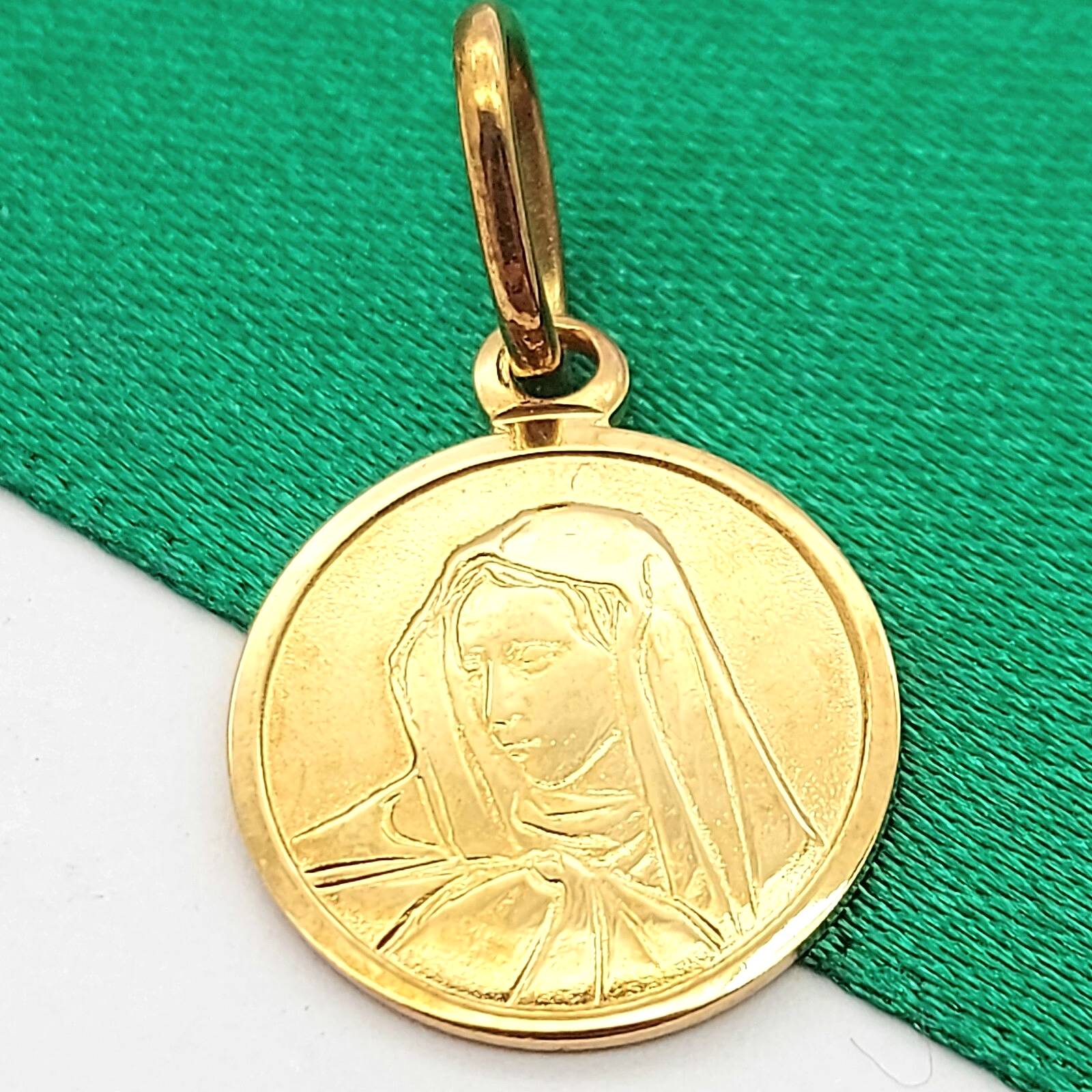 Virgin Mary Yellow Gold 18ct (750, 18K) Round Handmade High Quality Charm