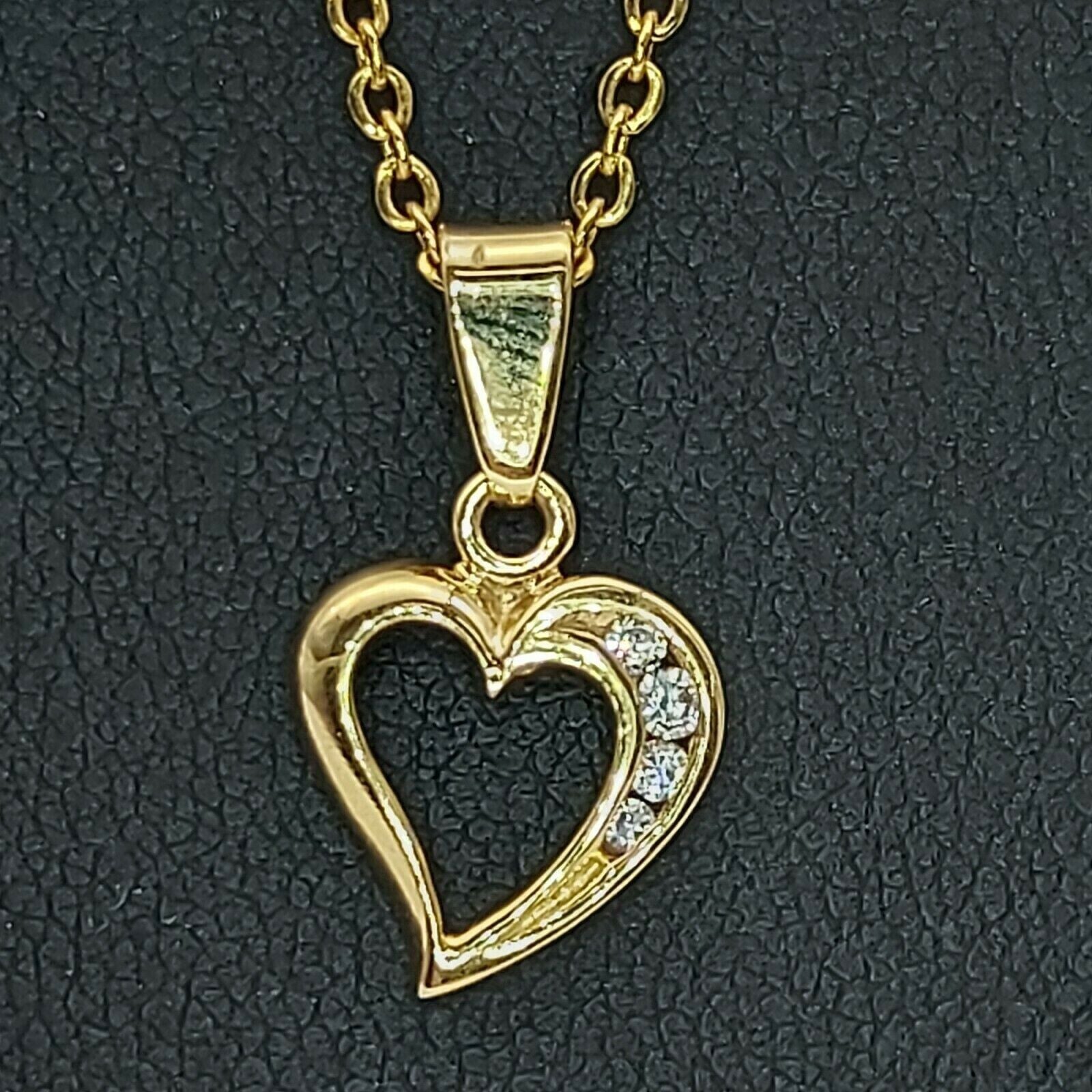 Ladies Pendant 9ct (375, 9K) Yellow Gold Diamond Heart Pendant