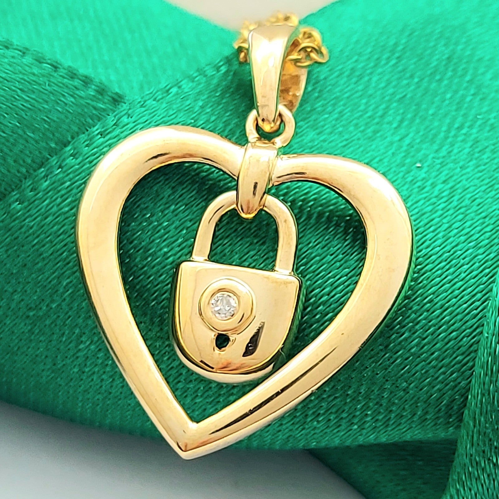 Open Heart Yellow Gold 9ct (375, 9K) Diamond Chip Dangling Padlock Pendant