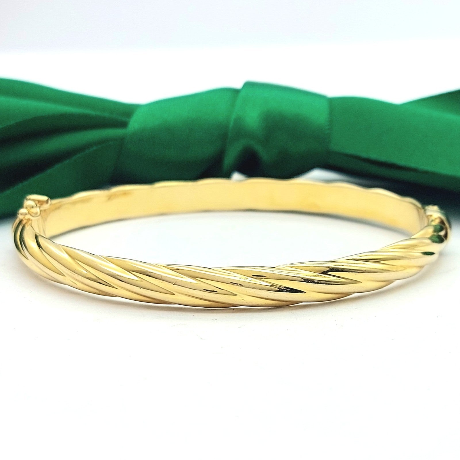 Ladies Yellow Gold 9ct (375, 9K) Italian Twisted Oval Side Clip Bangle