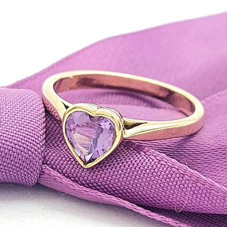 Ladies Yellow Gold 9ct (375, 9K) Heart Cut Natural Birth Stone Amethyst Ring