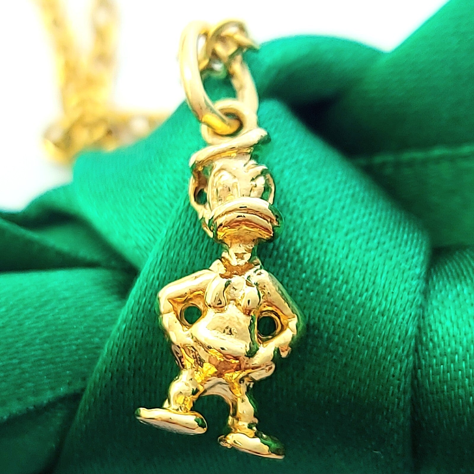 Donald Duck Solid Yellow Gold 9ct (375, 9K) Rare Disney Pendant