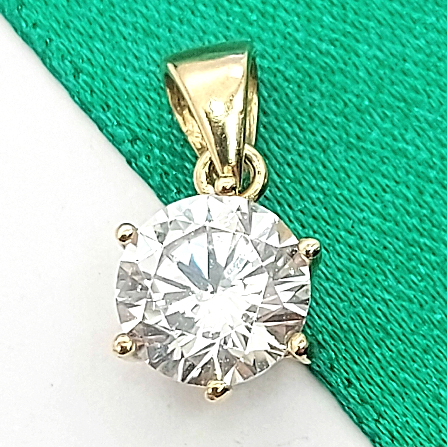Ladies Italian Yellow Gold 9ct (375, 9K) Minimal Solitaire Diamante Pendant