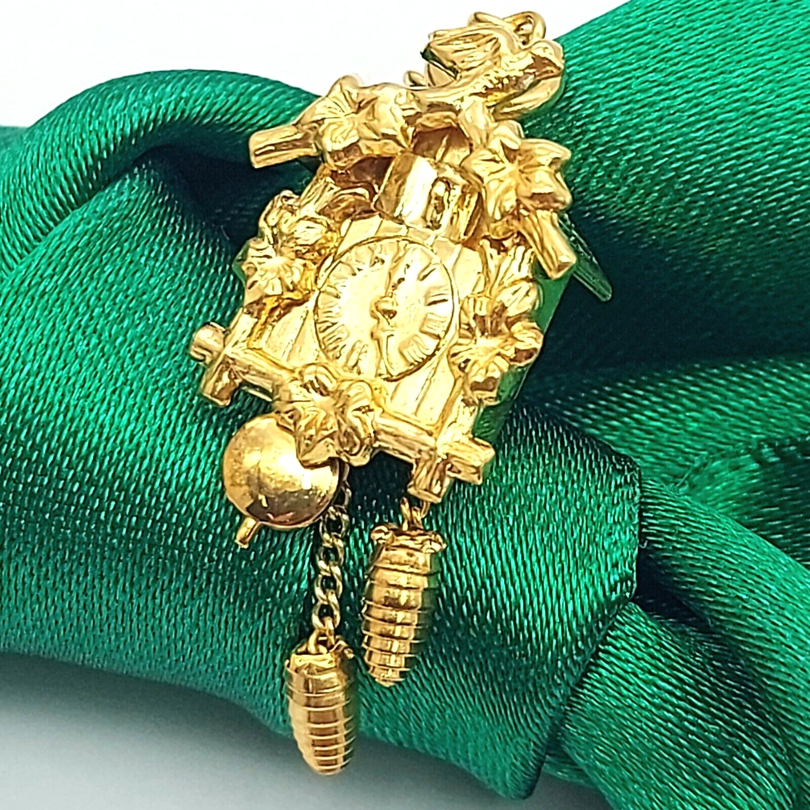 Vintage Cuckoo Clock 14ct Yellow Gold (585, 14K) High Quality Moving Pendant