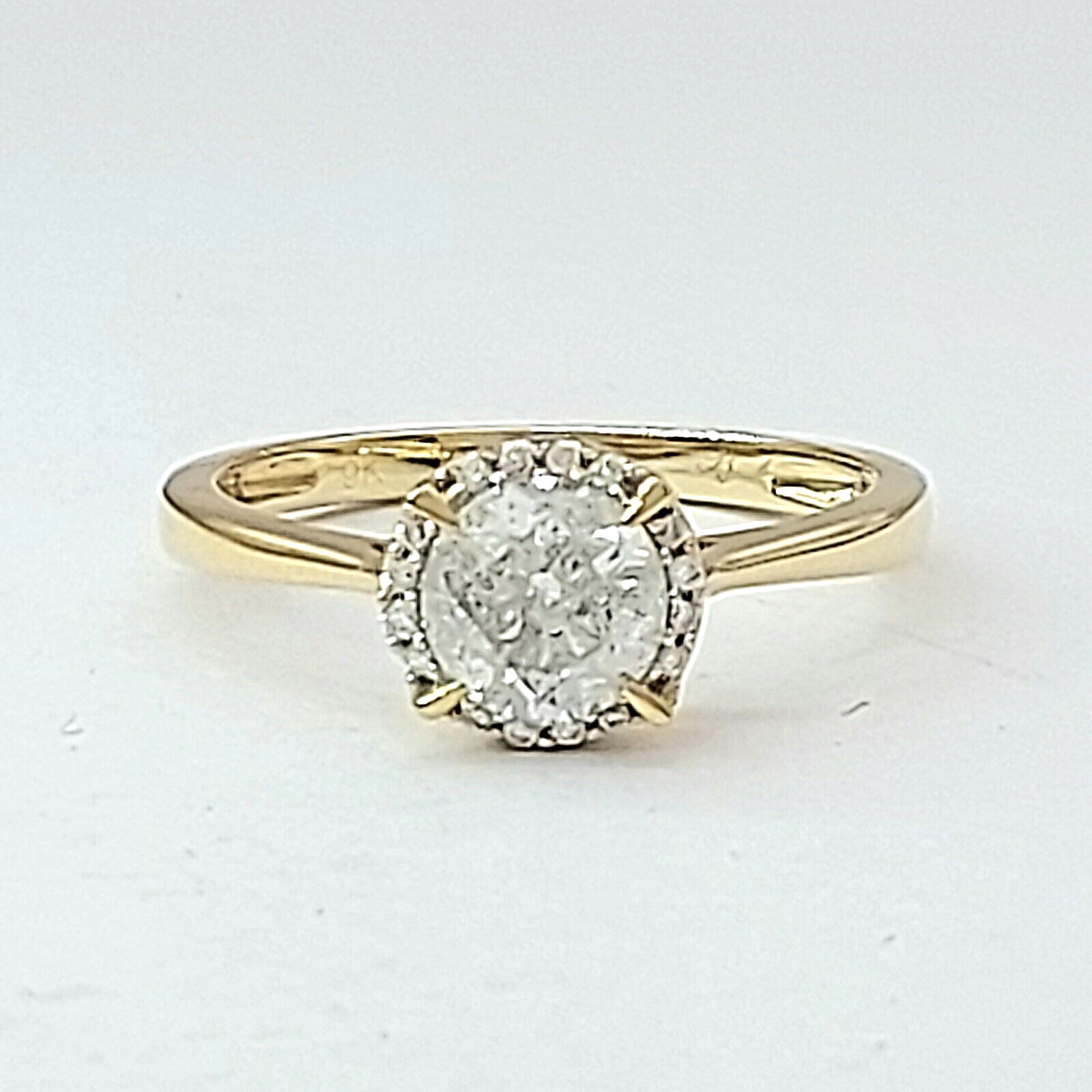 Ladies Ring 9ct (375, 9ct) Yellow Gold Diamond Engagement Ring, Val $6095