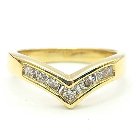 Ladies Yellow Gold 9ct (375,9K) 'V' Shape Curve Channel-Set Diamond (35pts) Ring