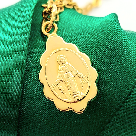 Virgin Mary Yellow Gold 18ct (750, 18K) Patterned Oval High Quality Charm