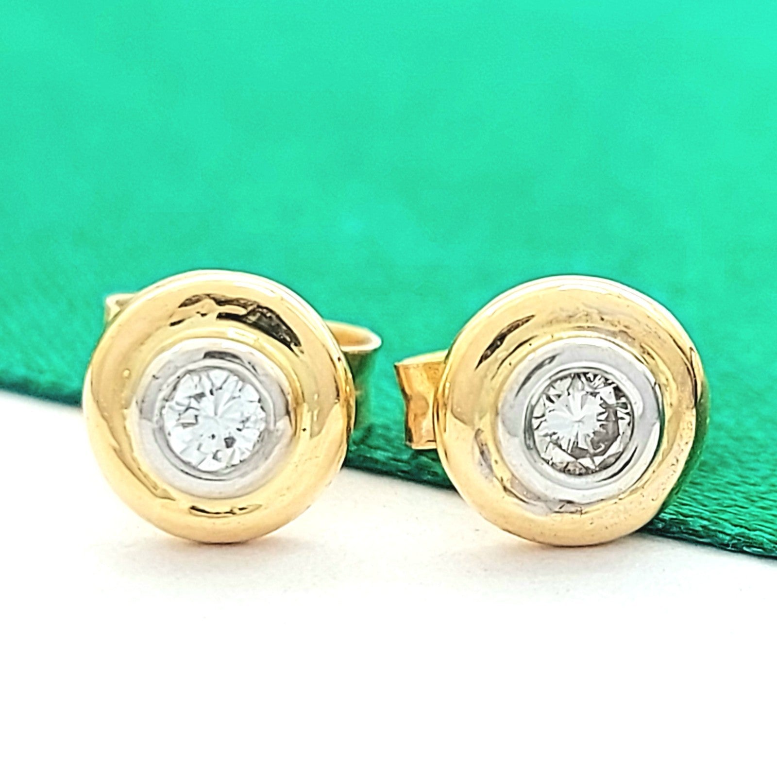 Ladies Two-Tone 9ct(375,9k) Natural Diamonds (10tpts) Circle Bezel Stud Earrings