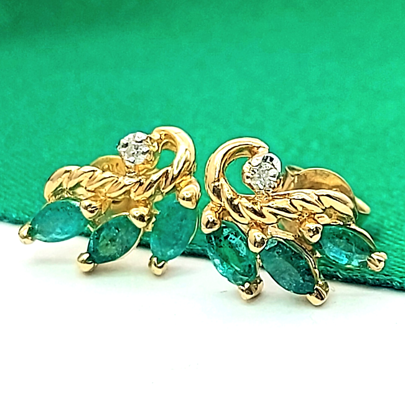 Ladies Yellow Gold 9ct (375, 9K) Emeralds & Diamonds Flared Wings Stud Earrings