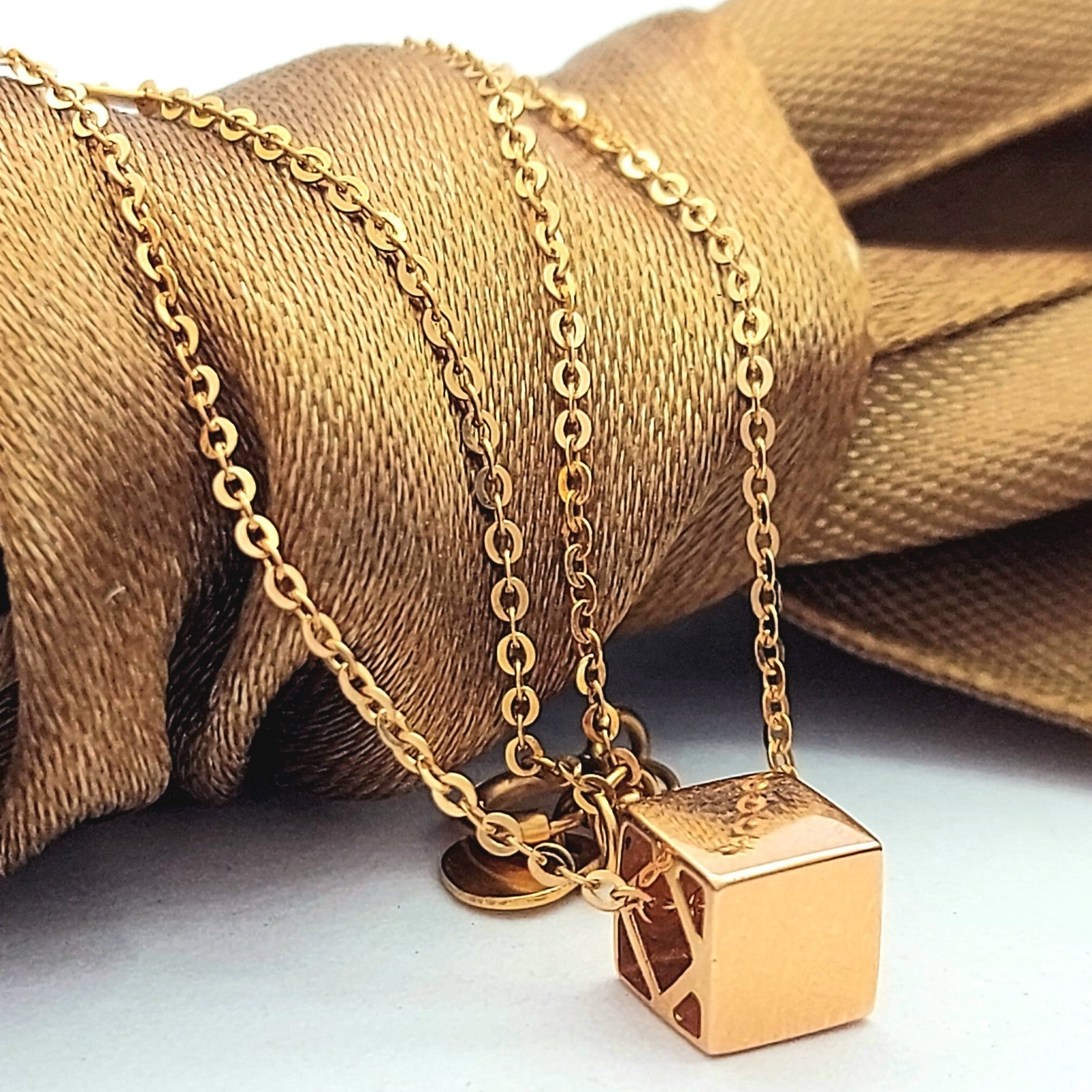Cube Openwork Pendant Rose Gold 18ct (750, 18k) High Quality Necklace