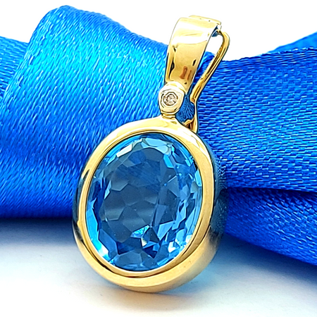 Ladies Yellow Gold 9ct (375, 9K) Oval Large Natural Topaz & Diamond Pendant