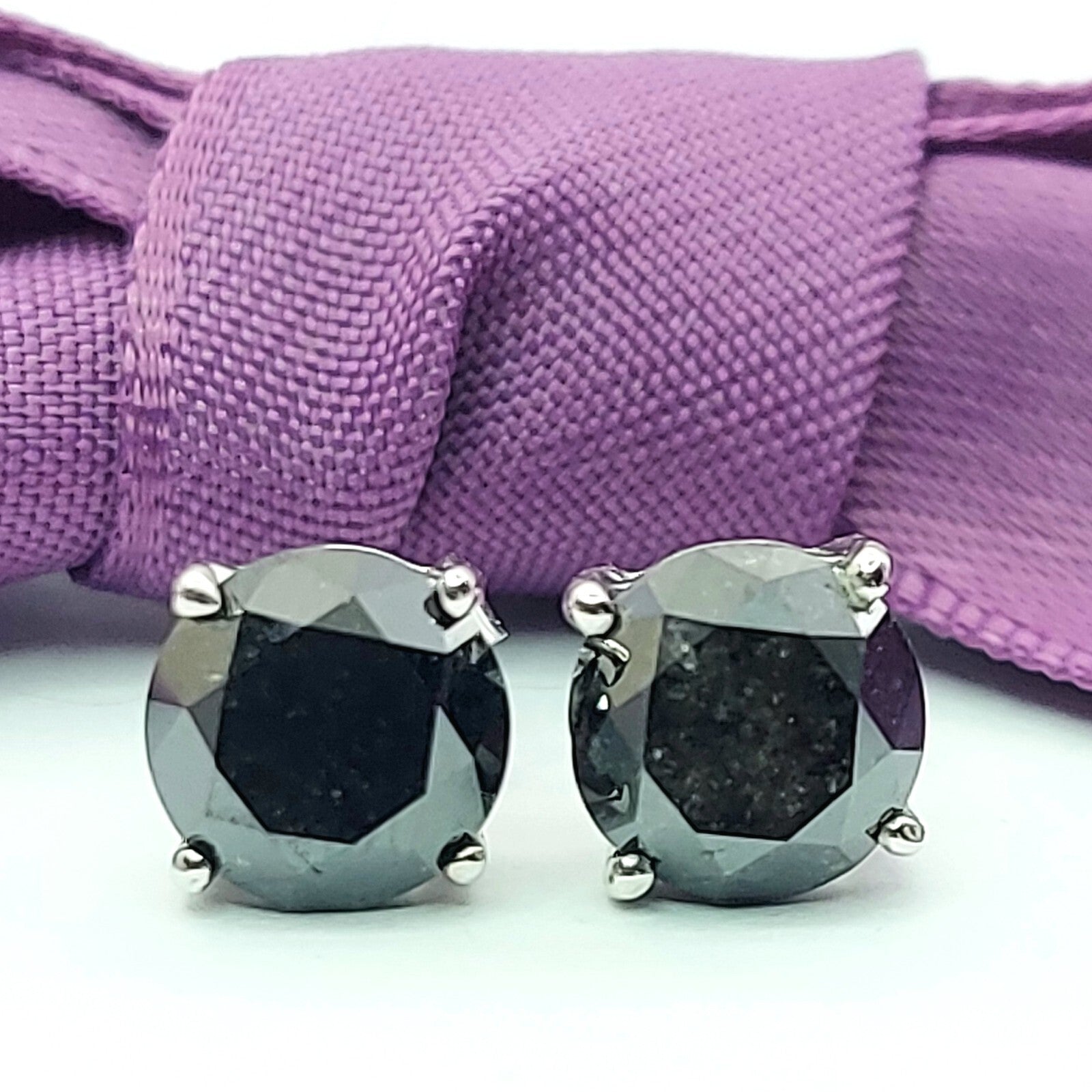 Ladies White Gold 14ct (585, 14K) Created Black Diamond Solitaire Earrings