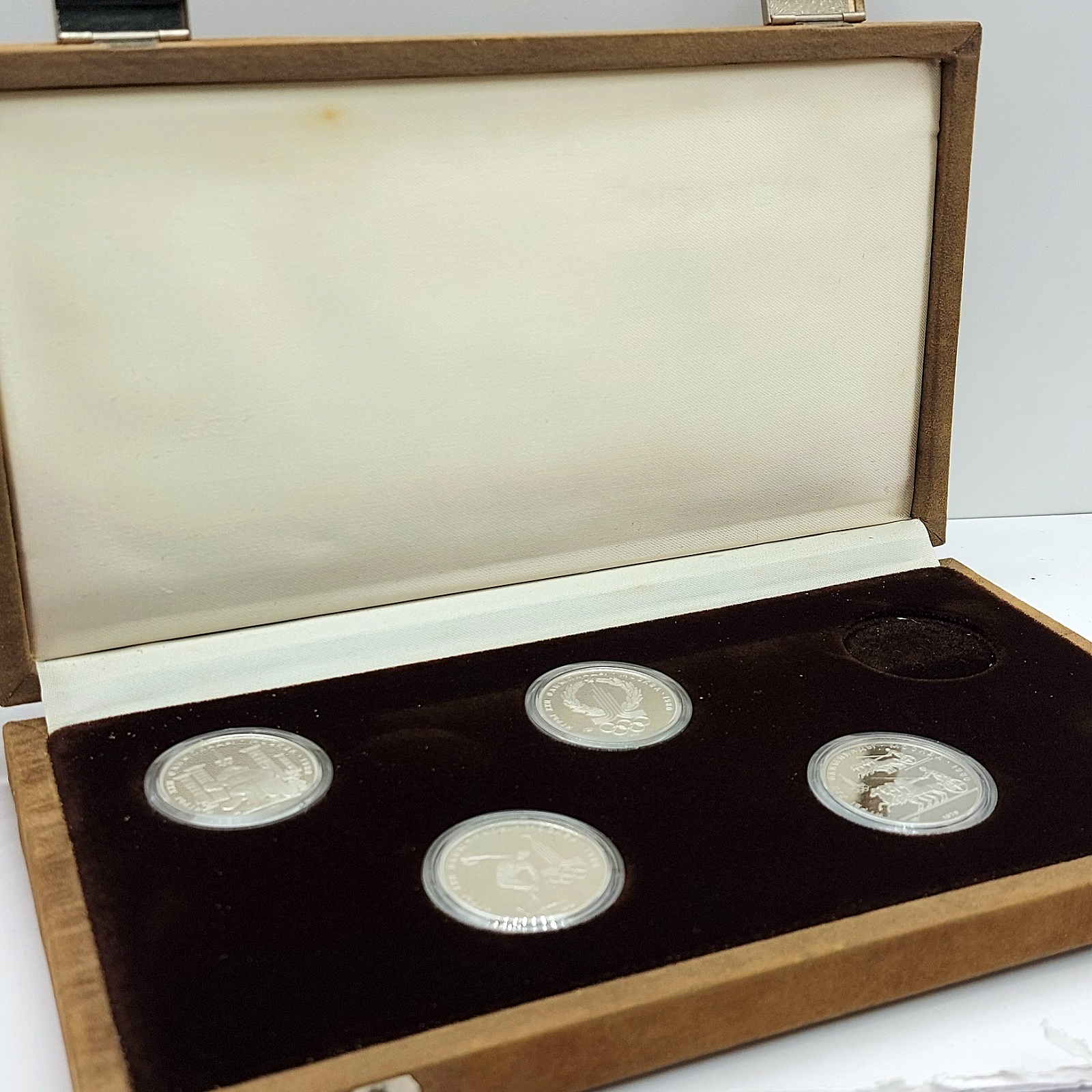 1/2 oz Fine Platinum (999.3) 150 Ruble 1978-1980 MOSCOW Olympic Games 4 Coin Set