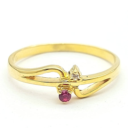 Ladies Yellow Gold 9ct (375, 9k) Dainty Bow Natural Ruby & Diamond Ring