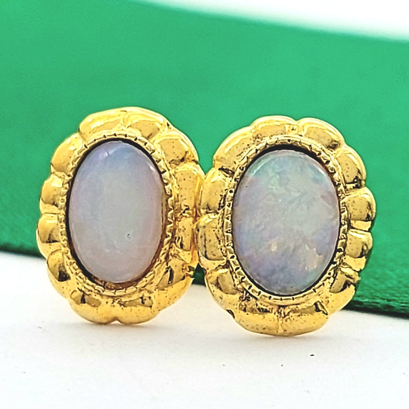 Ladies Yellow Gold 14ct (585, 14K) Vintage Patterned Bezel Oval Opal Earrings