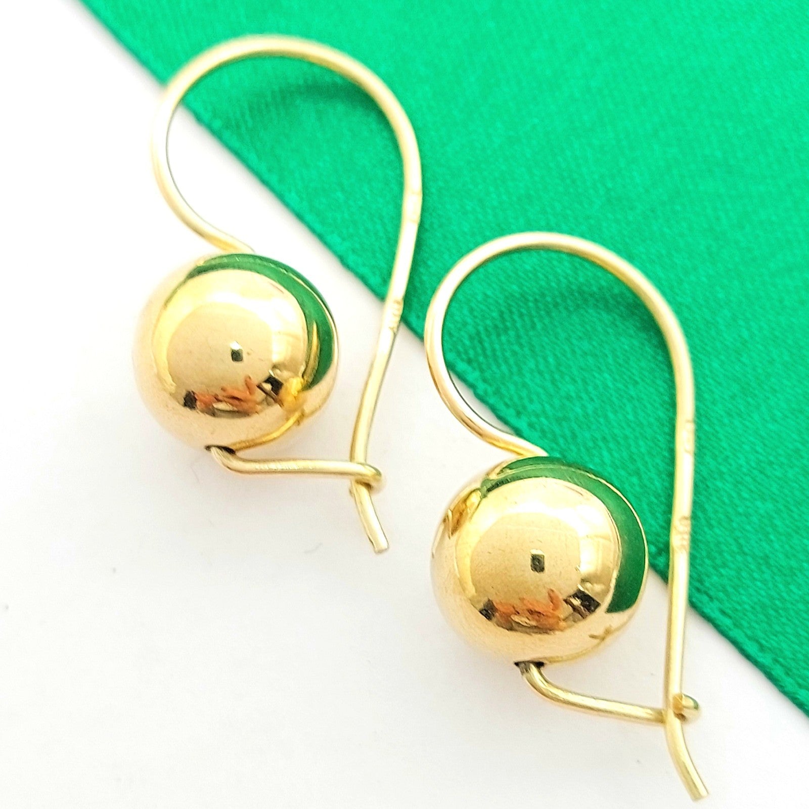 Ladies 9ct Yellow Gold (375, 9K) High Quality Plain Kidney Ball Earrings